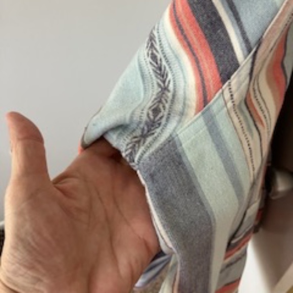 Women’s Faherty pullover - Picture 10 of 16